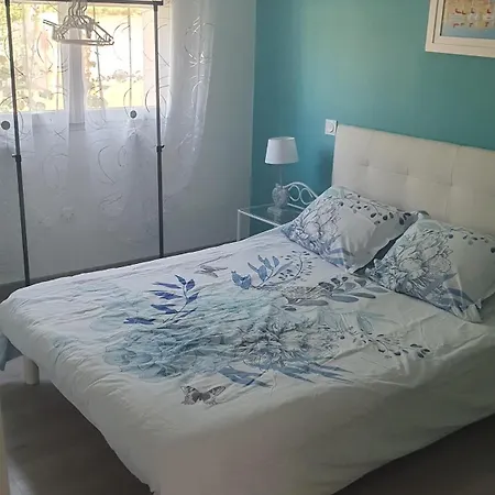 Bed & Breakfast Chambre Chez L'Habitant 3*